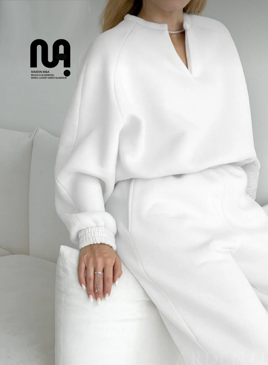 jogging white